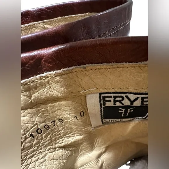 FRYE LEATHER ZIPPER ANKLE Distressed BOOTS SIZE 8B B2