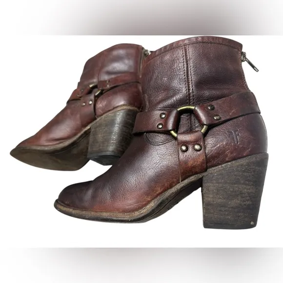 FRYE LEATHER ZIPPER ANKLE Distressed BOOTS SIZE 8B B2