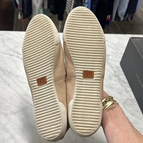 FRYE Melanie Slip on Shoes in Crean Size 8.5