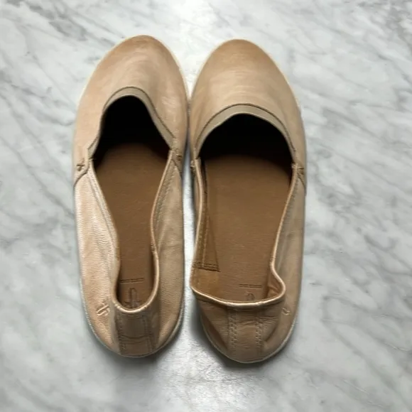 FRYE Melanie Slip on Shoes in Crean Size 8.5