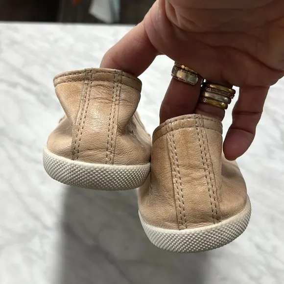 FRYE Melanie Slip on Shoes in Crean Size 8.5