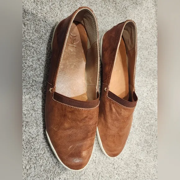 FRYE SLIP ON SHOES SIZE 9 LEATHER COGNAC TAN BROWN MELANIE CASUAL FLATS