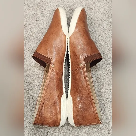 FRYE SLIP ON SHOES SIZE 9 LEATHER COGNAC TAN BROWN MELANIE CASUAL FLATS