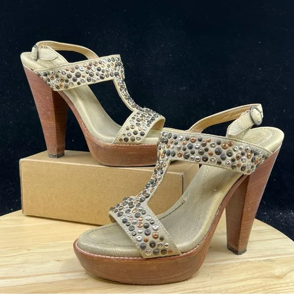 Frye Womens size 7.5 studded leather open toe Heels