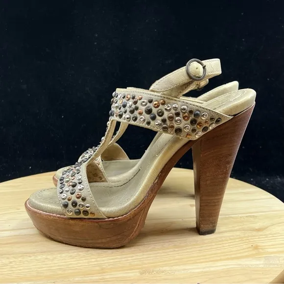 Frye Womens size 7.5 studded leather open toe Heels