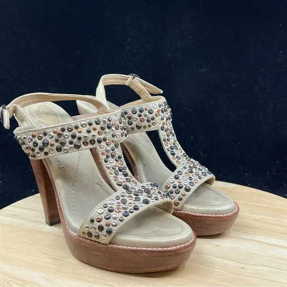Frye Womens size 7.5 studded leather open toe Heels