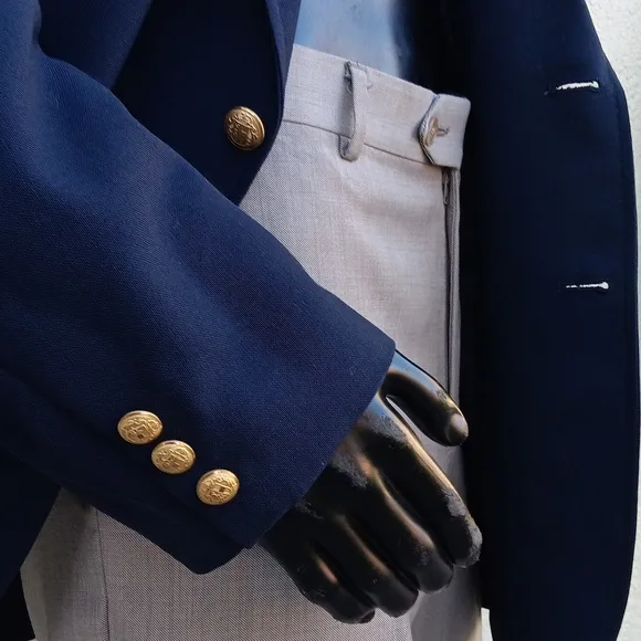 GARRISON PARK MEN'S VINTAGE PURE WOOL NAVY BLUE BLAZER W/GOLD BUTTON ACCENTS