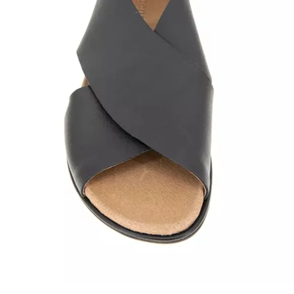 GENTLE SOULS Black Minimalist Laniey X Band Leather Sandals Sz 9 *Worn Once*