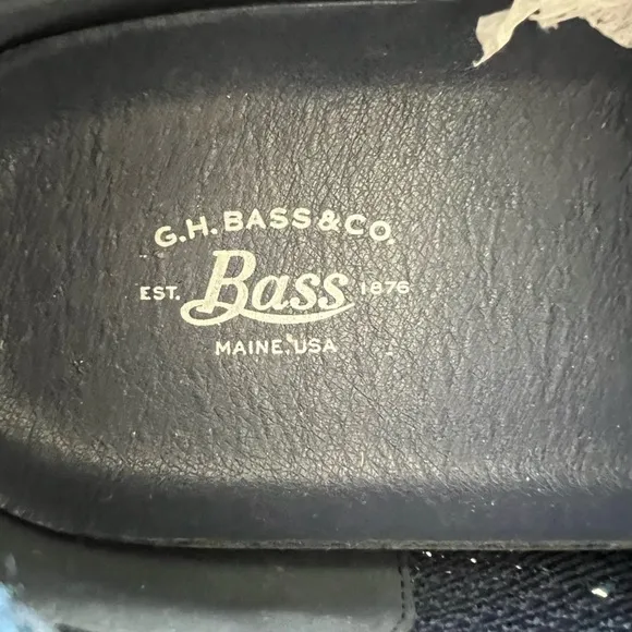 G.H. Bass &amp; Co: NWOT Navy with Brown Leather Trim Lace Up Casual Shoes, Size 13.