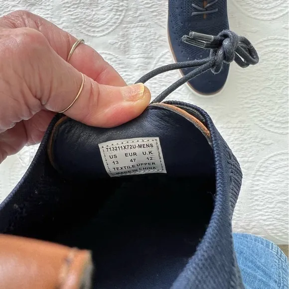 G.H. Bass &amp; Co: NWOT Navy with Brown Leather Trim Lace Up Casual Shoes, Size 13.