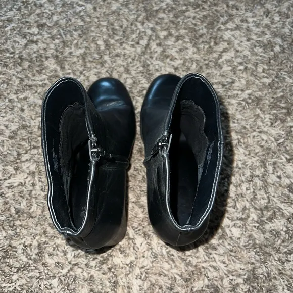 Gianni Bini Black Leather Boot Heels Size 9.5
