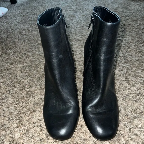 Gianni Bini Black Leather Boot Heels Size 9.5