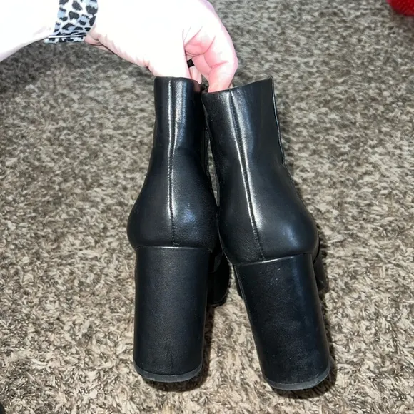 Gianni Bini Black Leather Boot Heels Size 9.5