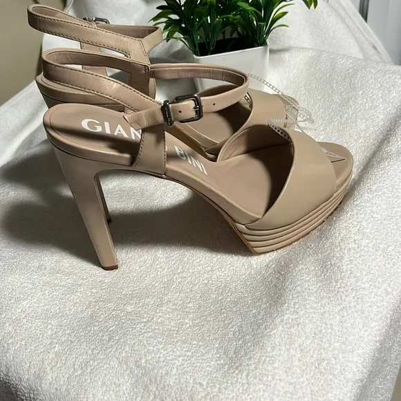 Gianni Bini Shoes Beige Platform Heels