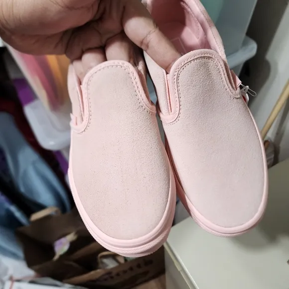 Girls English Rose Pink Suede Classic Slip On Vans Shoes Sneakers Size 3 NEW NIB