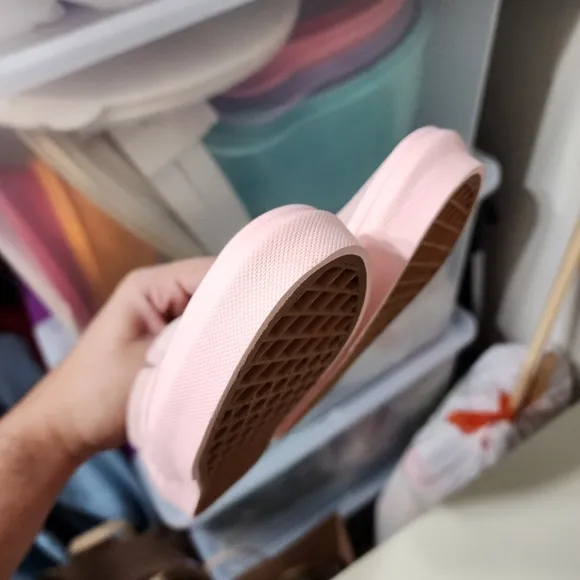 Girls English Rose Pink Suede Classic Slip On Vans Shoes Sneakers Size 3 NEW NIB