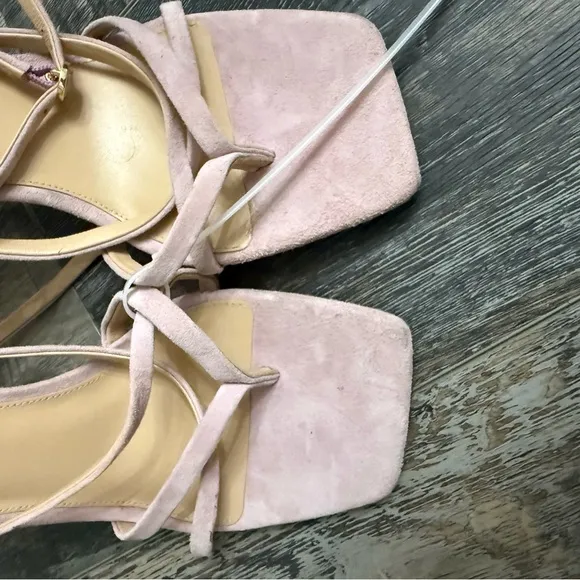 Gorgeous Veronica Beard Abriella Lavender Suede Strap Shoes
