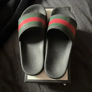 Gucci Black and Red Sandals Minimalist Design