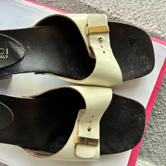 Gucci Cream and Black sandals vintage
