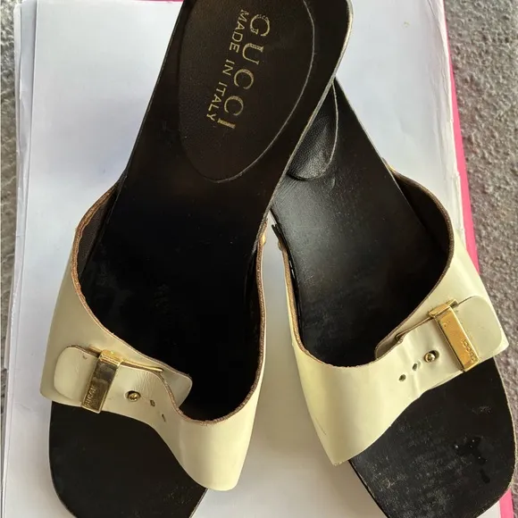 Gucci Cream and Black sandals vintage