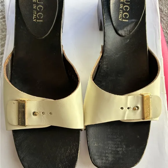 Gucci Cream and Black sandals vintage