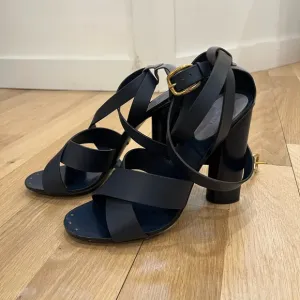 ✨Gucci Leather Heels✨