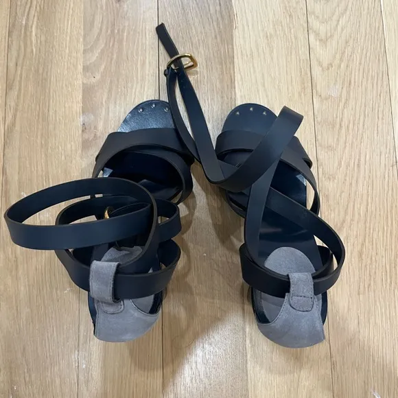 ✨Gucci Leather Heels✨
