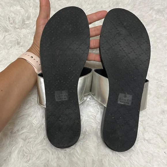 Gucci Silver Thong Slide Sandals Leather Size EU40/US 9, Style 370874, leather