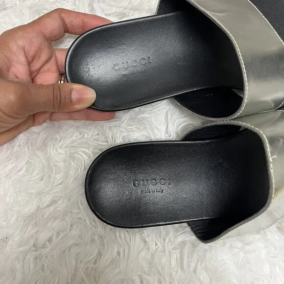 Gucci Silver Thong Slide Sandals Leather Size EU40/US 9, Style 370874, leather