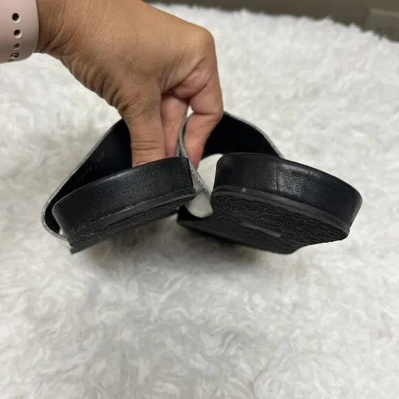 Gucci Silver Thong Slide Sandals Leather Size EU40/US 9, Style 370874, leather