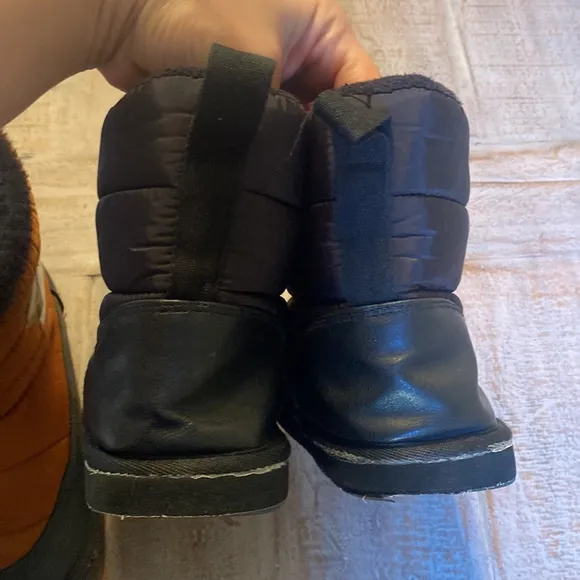 🤎🖤H&amp;M Boys bundle puffer snow boots slip in size 1-1.5 🤎🖤Disney Mickey