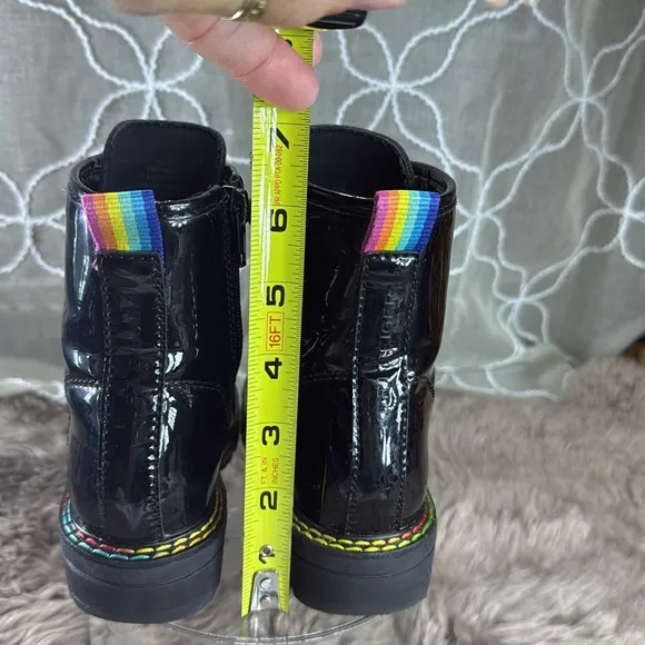 (H)Kurt Geiger Lace-up ankle boots with patent leather siper,Sz 9 little kid