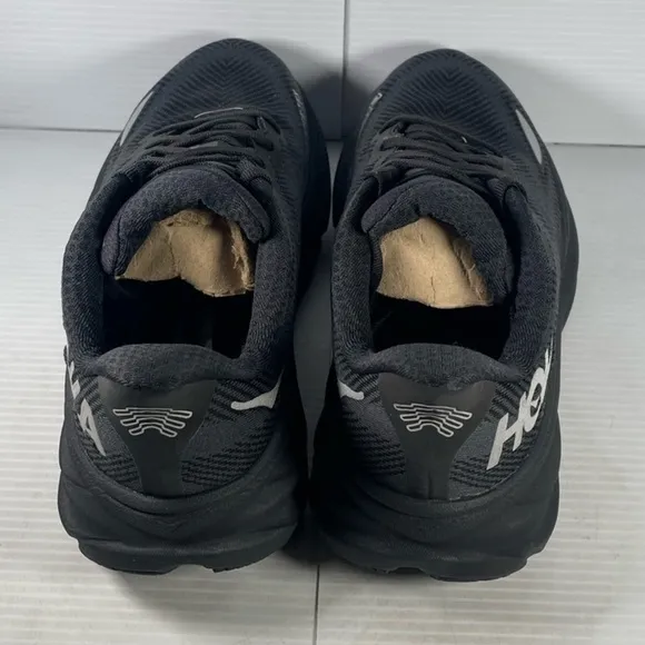 Hoka Clifton 9 GTX - Black Running Shoes Size 8B