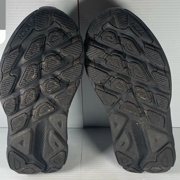 Hoka Clifton 9 GTX - Black Running Shoes Size 8B