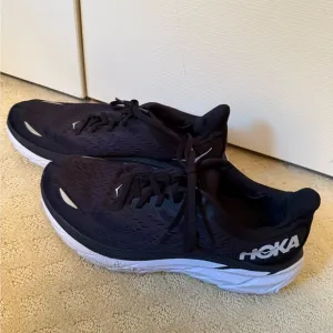 Hoka One Men’s Clifton 8 Running Shoes
