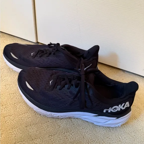 Hoka One Men’s Clifton 8 Running Shoes