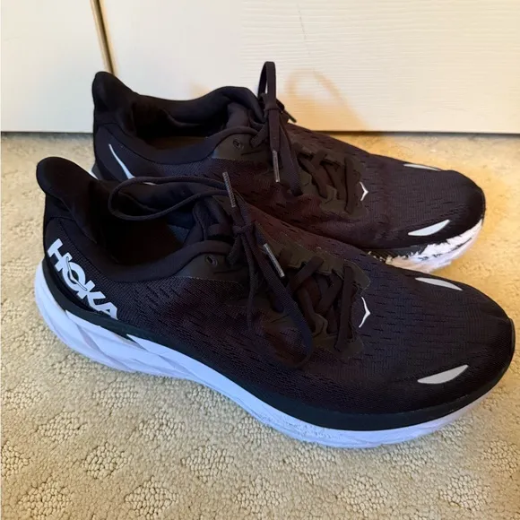 Hoka One Men’s Clifton 8 Running Shoes