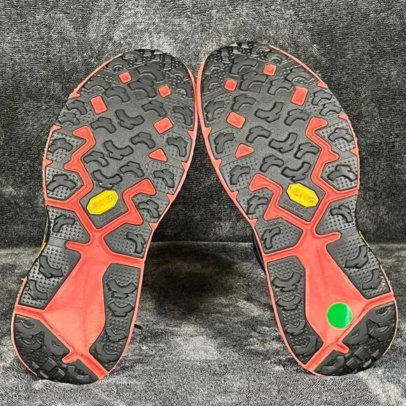 Hoka One One Womens Speedgoat 3 Running Shoes Sneakers 7.5