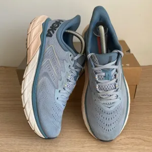 HOKA ONE ONE Women's Zinal Running Shoes - SZ 9.5