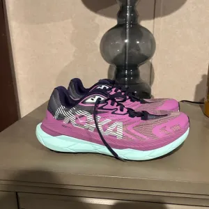 Hoka Tecton x2 shoes excellent 9