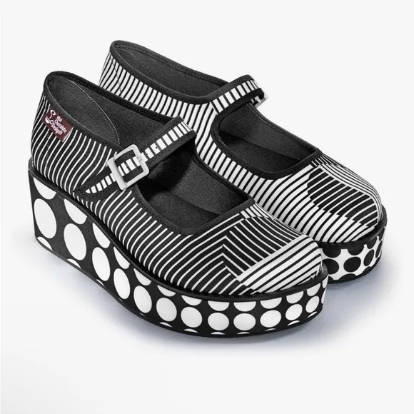 HOT CHOCOLATE DESIGNS MARY JANE Black and White Platform Shoes Size 9 Artsy Fun