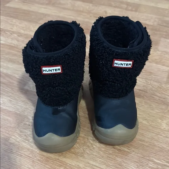 Hunter Kids Black Snow Boots- UK size 8Easy to Get On