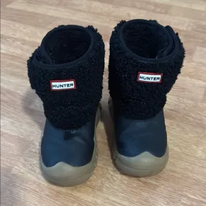 Hunter Kids Black Snow Boots- UK size 8Easy to Get On