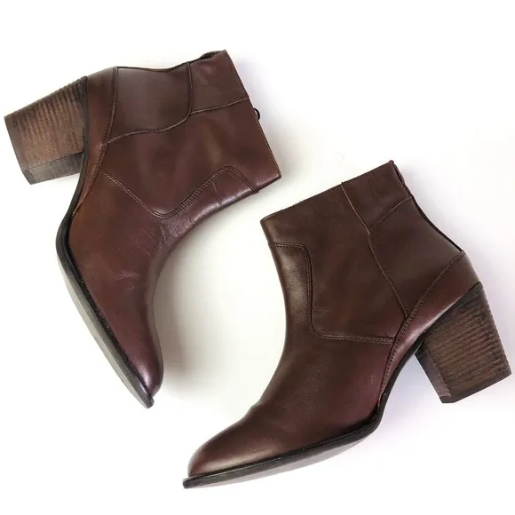 Hunter Leather Ankle Booties