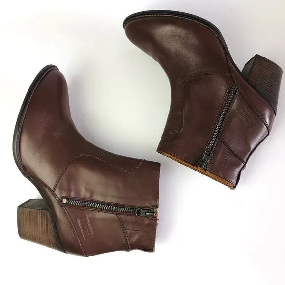 Hunter Leather Ankle Booties
