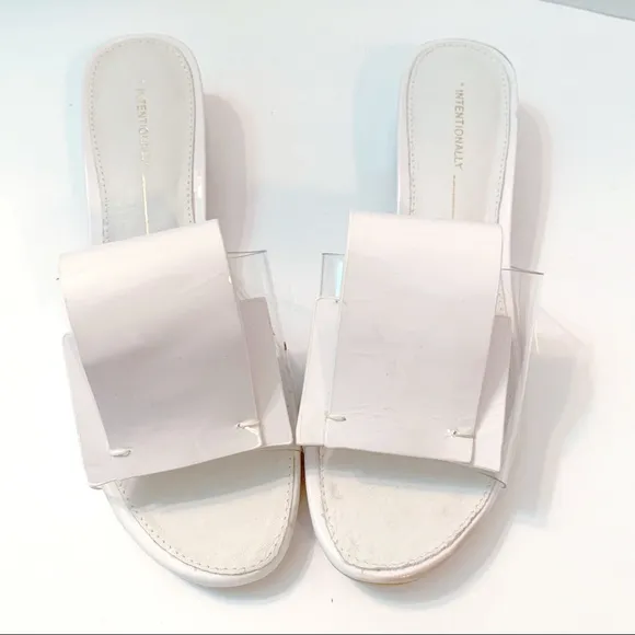 Intentionally Blank Nest White &amp; Clear Slides Size 7  Mod Edgy