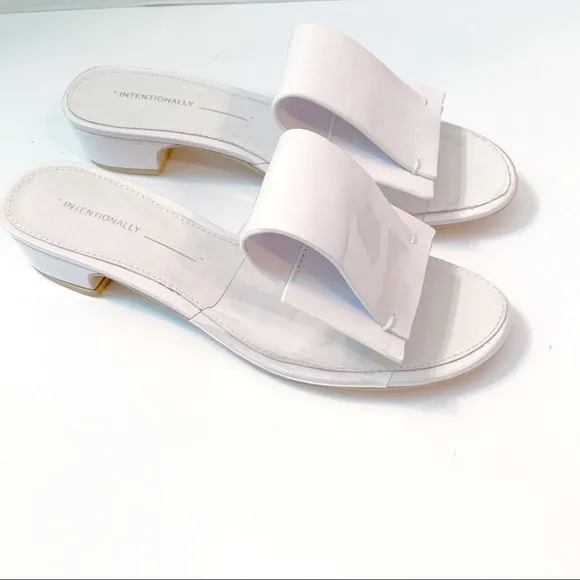 Intentionally Blank Nest White &amp; Clear Slides Size 7  Mod Edgy