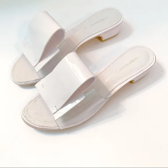 Intentionally Blank Nest White &amp; Clear Slides Size 7  Mod Edgy
