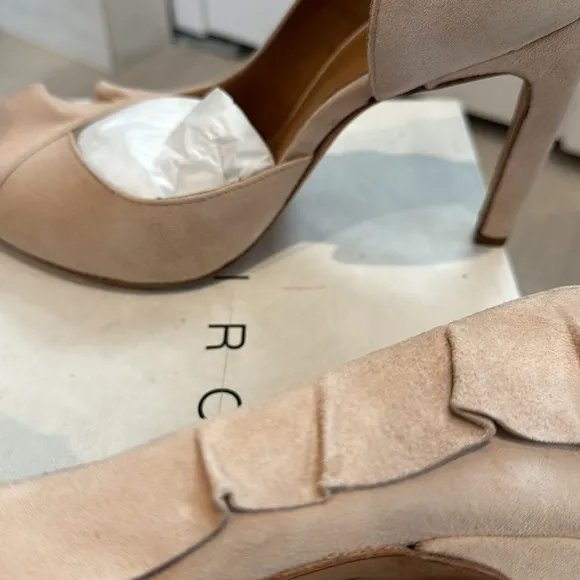 IRO NWT Suede Leather Nude Ruffled Heel Shoes. Very stylish.