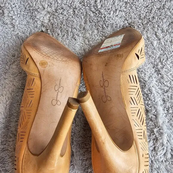 Jessica Simpson Women's Charie Perforated D-Orsay Dress Pump Heels Size 9.5M Tan